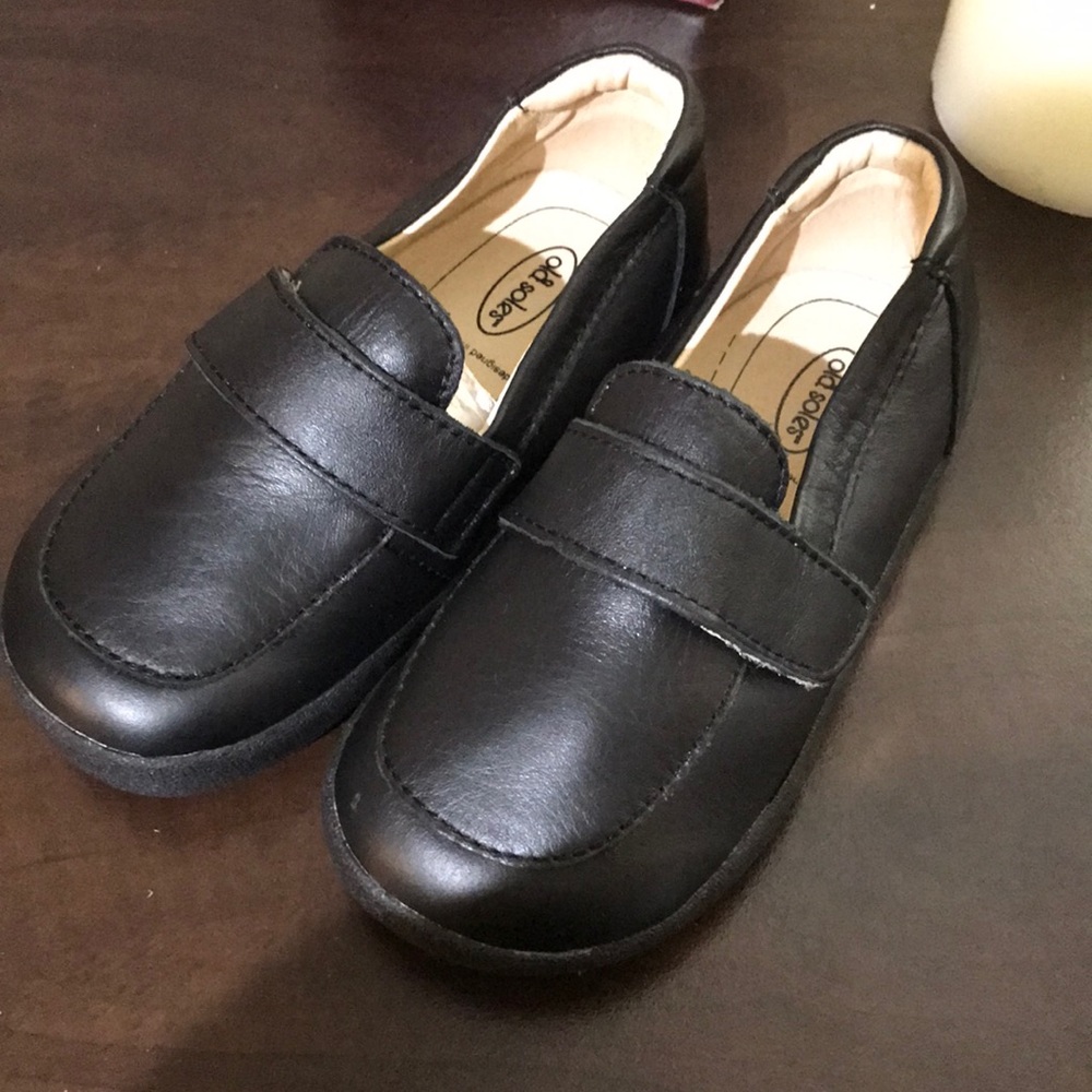Clear out sale! Never worn Old Soles size 9.5c